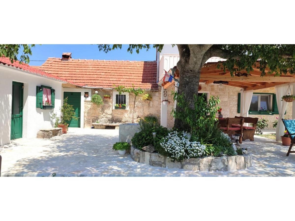 House Kuna Bristane Экстерьер фото